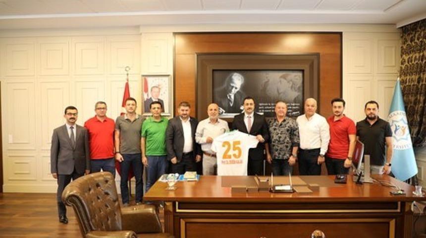 Alanyaspor&rsquo;dan Rekt&ouml;r Kalan&rsquo;a hayırlı olsun ziyareti