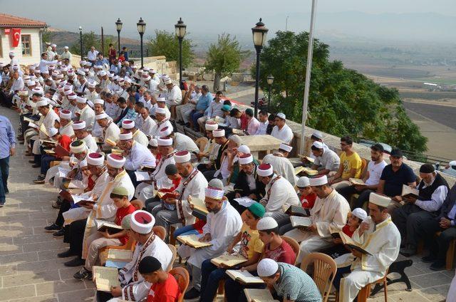 400 cami imamı ve Kur’an kursu öğreticisinden Mehmetçiğe dua etti