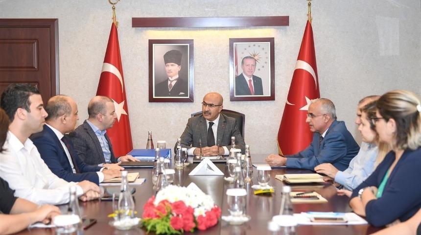 Vali Demirtaş: "Adana&rsquo;nın geleceğine &ouml;nemli bir yatırım yaptık"