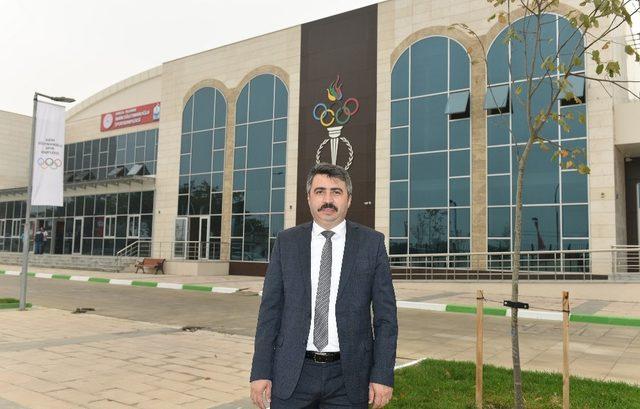 Naim Süleymanoğlu Spor Kompleksi açılıyor