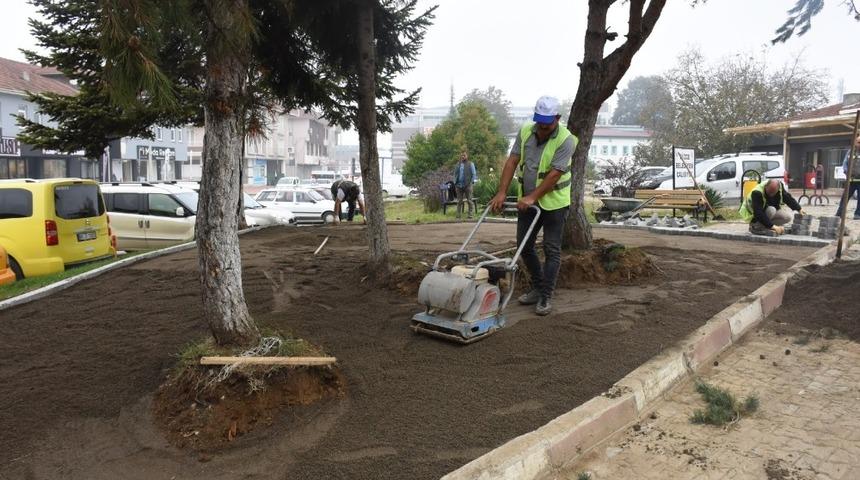 Hastane Cami &ccedil;evre d&uuml;zenlemesi yapılıyor