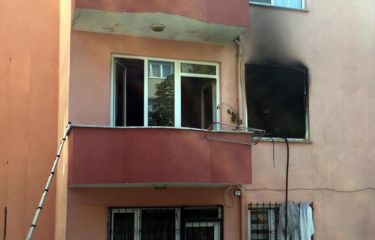 Kocaeli'de bir evde patlama! Baba ve kızı &ouml;ld&uuml;