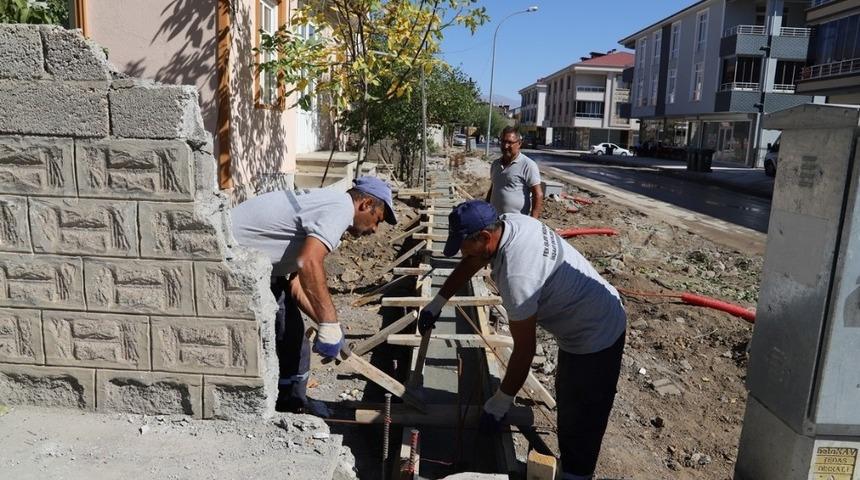 Erzincan&rsquo;da yol genişletme &ccedil;alışmaları devam ediyor
