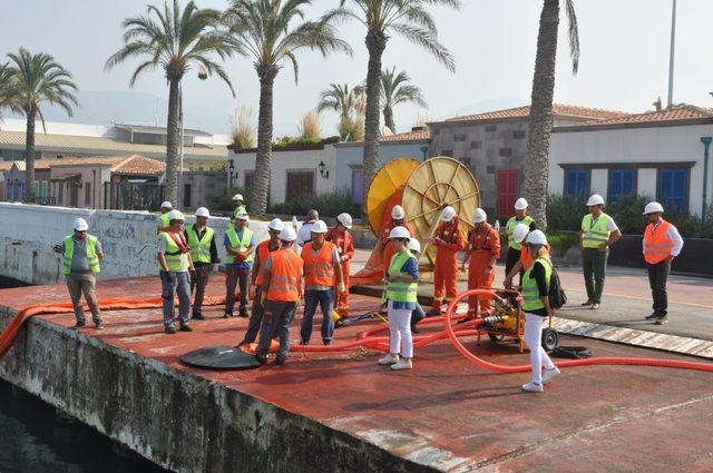 Kuşadası’nda deniz kirliliğine acil müdahale tatbikatı