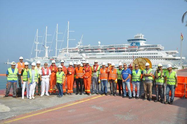 Kuşadası’nda deniz kirliliğine acil müdahale tatbikatı