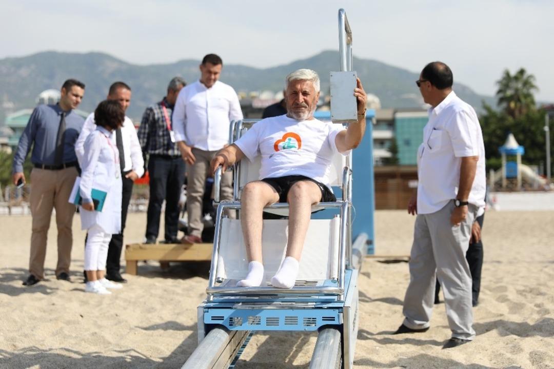 Alanya Belediyesi&rsquo;nden Engelsiz Plaja &ouml;rnek proje