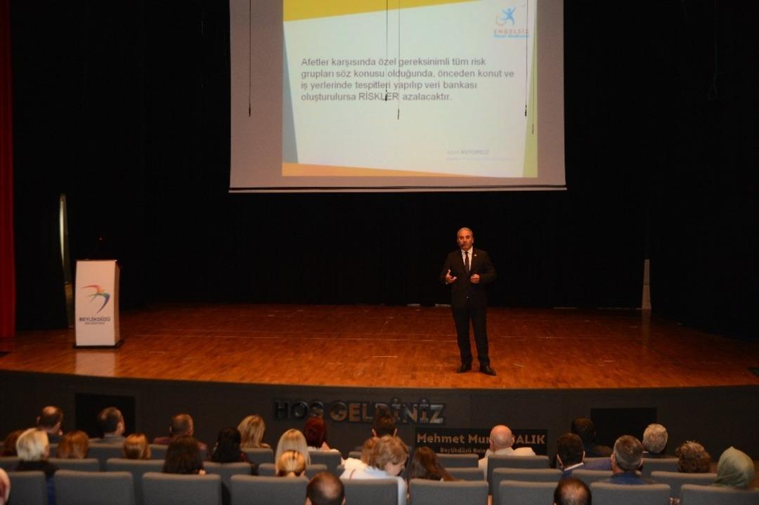 Yerel Afet G&ouml;n&uuml;ll&uuml;leri Eğitimi Beylikd&uuml;z&uuml;&rsquo;nde yapıldı