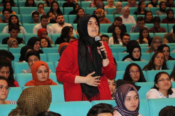 İl protokolü öğrencilerle bir araya geldi G1