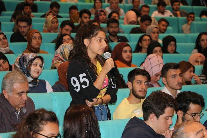 İl protokolü öğrencilerle bir araya geldi G4