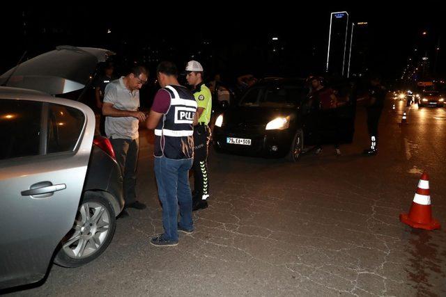 Mersin polisinden dev uygulama