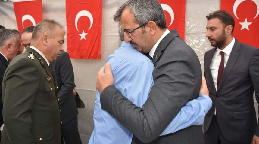 Vali Sezer, şehit ailesini ziyaret etti