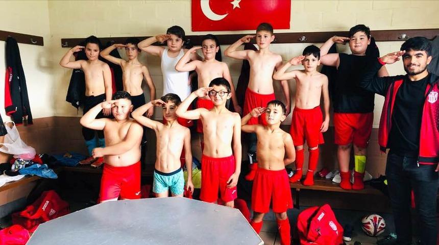 Asker selamı veren Beringen Türkgücü kulübüne Belçika Futbol Federasyonu soruşturma başlattı