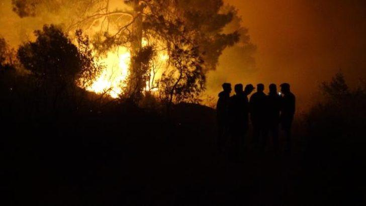 Evlere sıçrama tehlikesi var! Mersin'de büyük yangın! G1