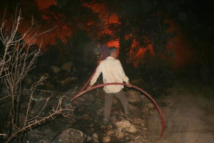 Evlere sıçrama tehlikesi var! Mersin'de büyük yangın! G3