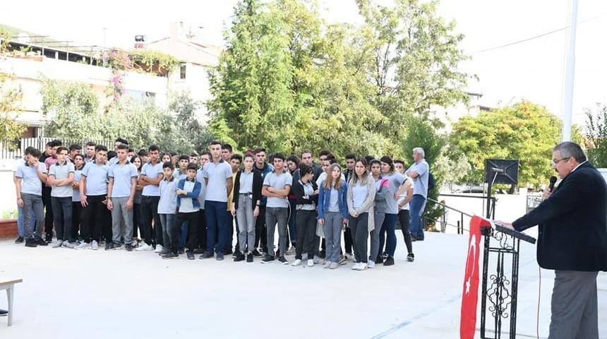 &Ouml;zkan; &ldquo;Ahiliğin temel kuralı alın teriyle ge&ccedil;inmektir&rdquo;