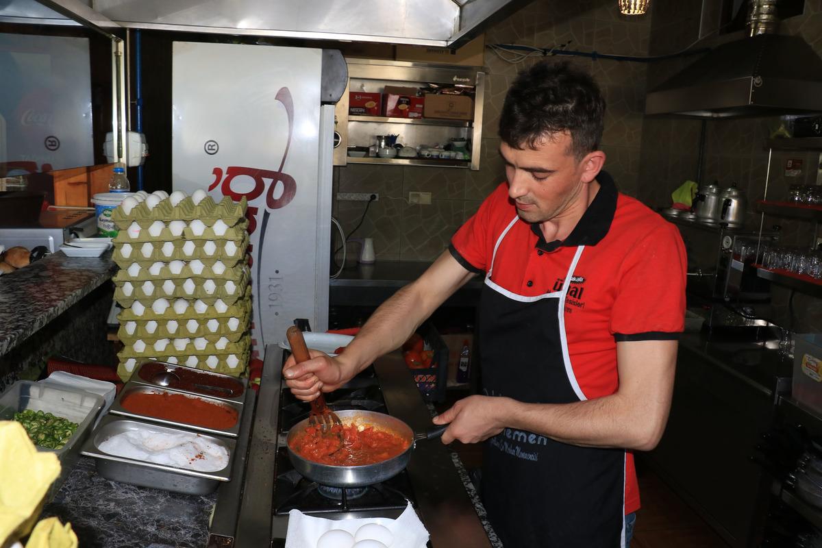 '&Ccedil;akallı menemeni' sosyal medyanın da etkisiyle yoğun ilgi g&ouml;r&uuml;yor