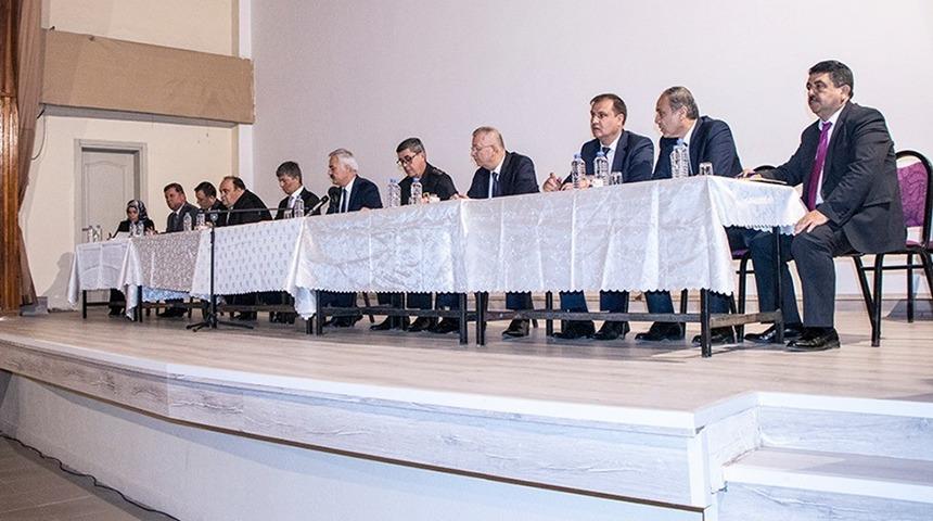 Isparta Valisi Seymenoğlu, Ke&ccedil;iborlu&rsquo;da muhtarlarla buluştu