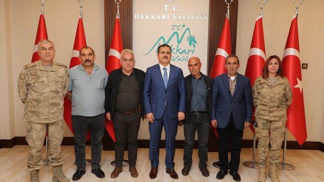 Şehit ailelerinden Vali Akbıyık’a ziyaret