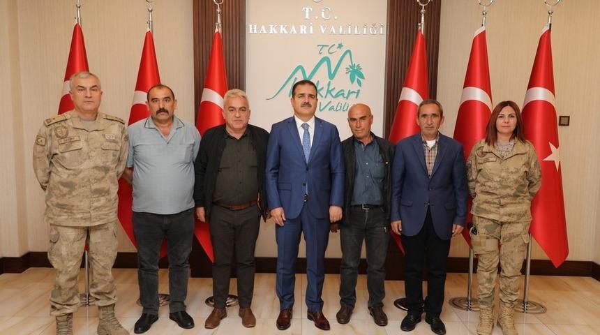 Şehit ailelerinden Vali Akbıyık&rsquo;a ziyaret