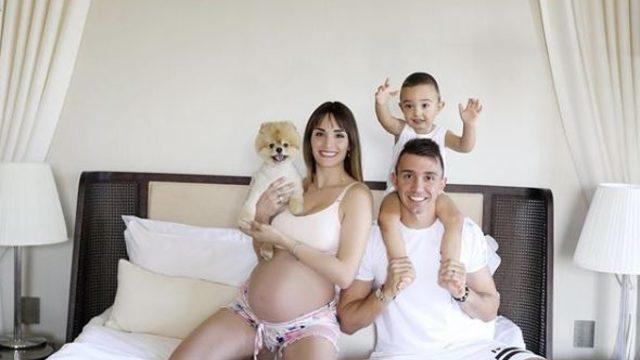 Muslera'nın eşi Patricia doğum öncesi objektif karşısına geçti
