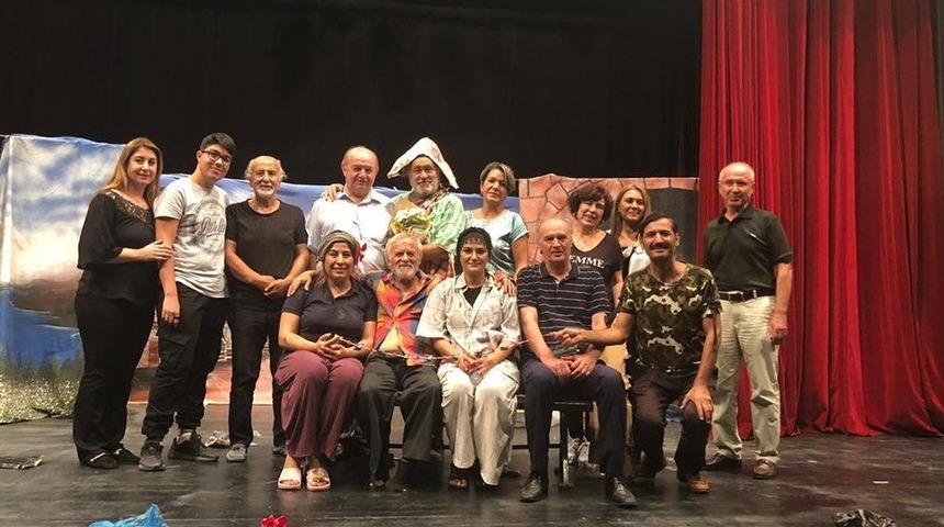 Uyuşturucuya tiyatrolu m&uuml;cadele