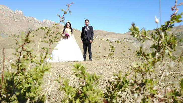 Şırnak'ta aşiret düğününde gelin ve damada takılan takılar dudak uçuklattı G5