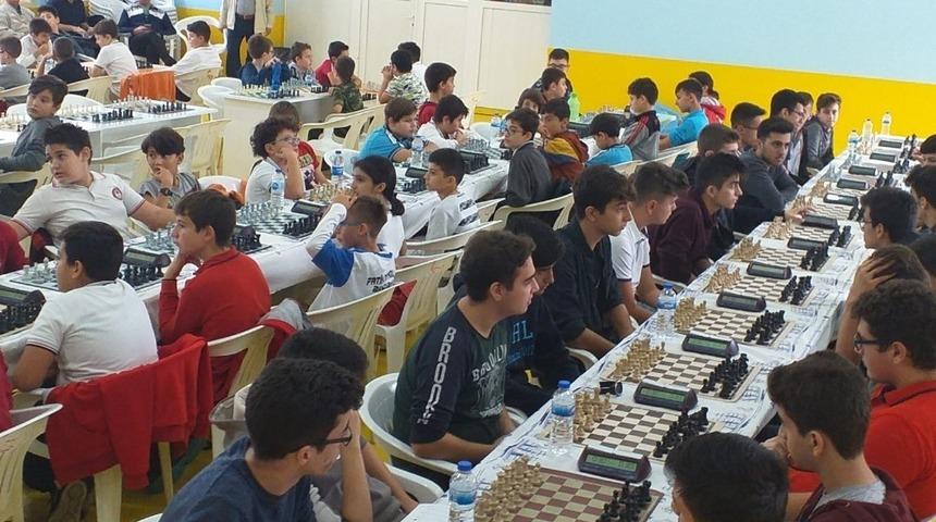 Cumhuriyet Satran&ccedil; Turnuvası&rsquo;nda dahiler m&uuml;cadele etti