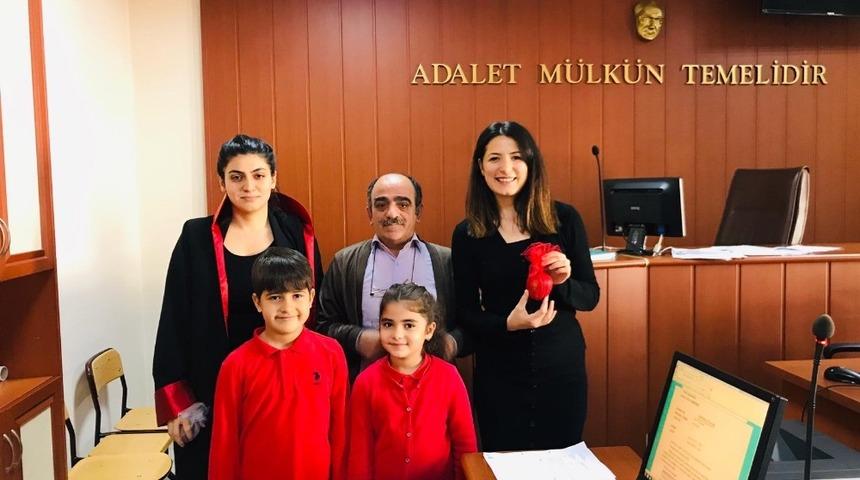 &Ouml;ğrencilerden esnaf ve kurum &ccedil;alışanlarına meyve