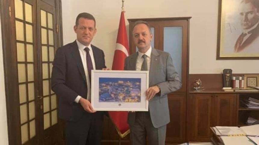 &Uuml;rkmezer&rsquo;den M&uuml;zeler Genel M&uuml;d&uuml;r&uuml; Yazgı&rsquo;ya ziyaret