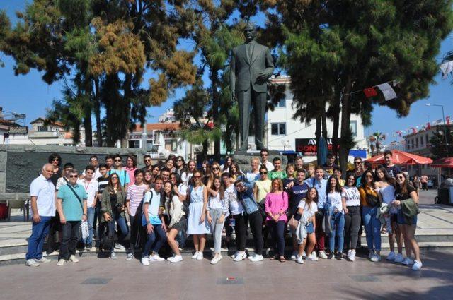 Abidin Pak Pakmaya Anadolu Lisesi 4 ülkeden öğrencileri ağırladı