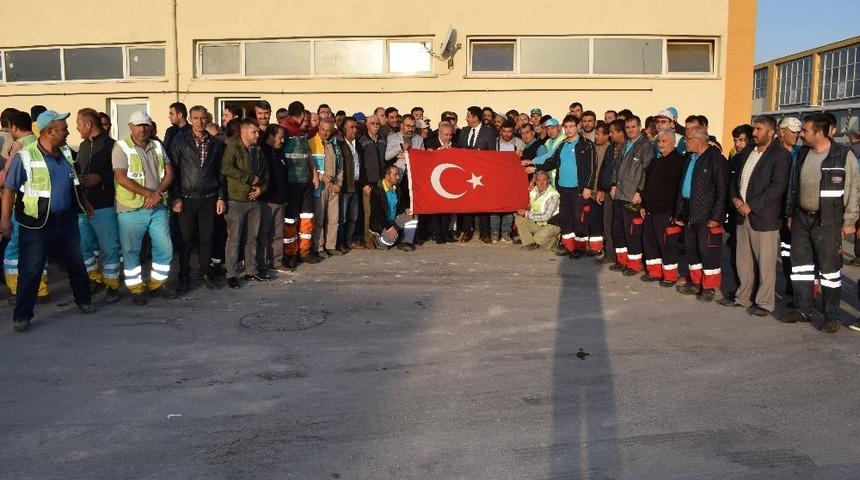 İş&ccedil;ilerden Fetih Suresiyle Barış Pınarı Harekatına Destek