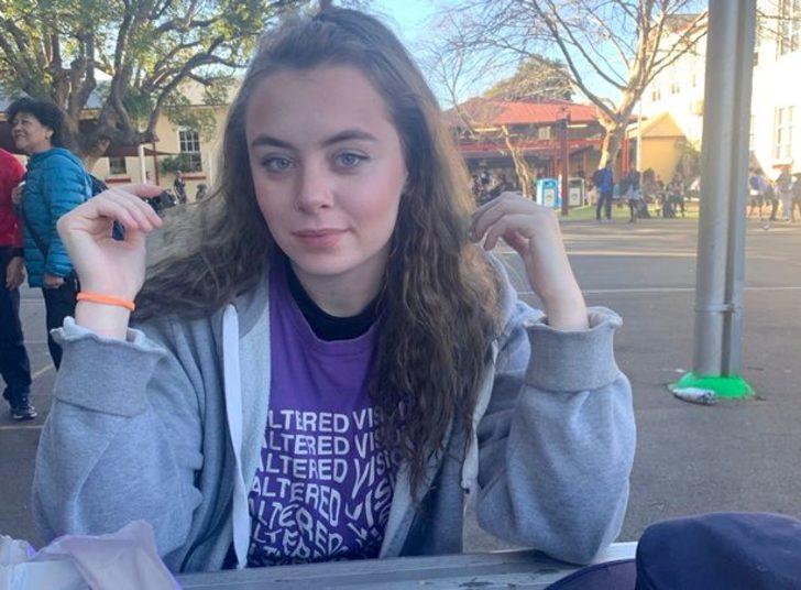 19 yaşında iki vajinası olduğunu keşfetti!  G5