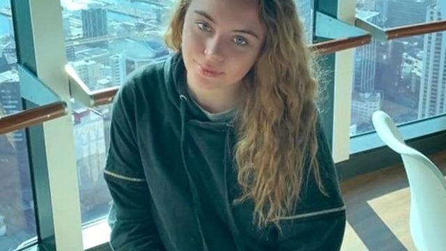 19 yaşında iki vajinası olduğunu keşfetti! 