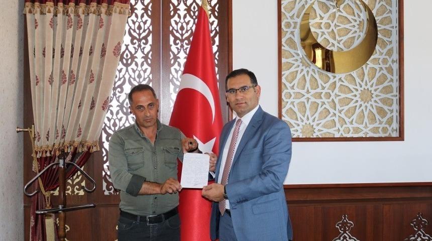 G&uuml;venlik Korucusundan Barış Pınarı Harekatına katılmak i&ccedil;in dilek&ccedil;e