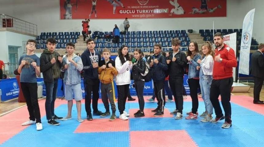 Kick Boks&rsquo;ta Pazaryeri&rsquo;ne iki madalya