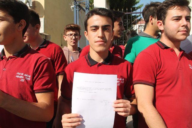 50 öğrenci ’Barış Pınarı Harekatı’na gönüllü askerlik başvurusu yaparak destek oldu