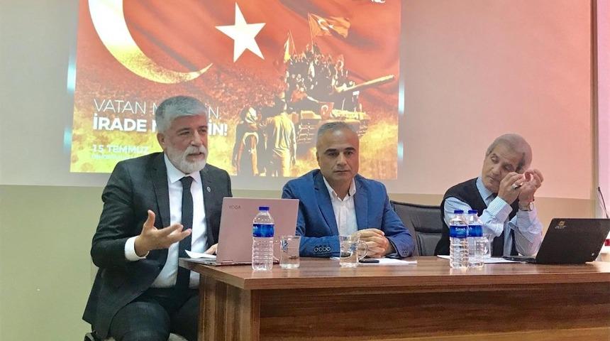 Van YY&Uuml; Edebiyat Fak&uuml;ltesinde, "D&uuml;nden Bug&uuml;ne Darbeler: 15 Temmuz" Paneli