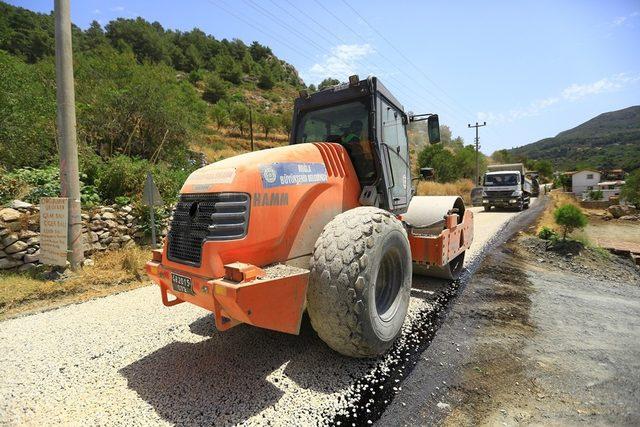 Muğla Büyükşehir 2 bin 450 Km yol çalışması yaptı