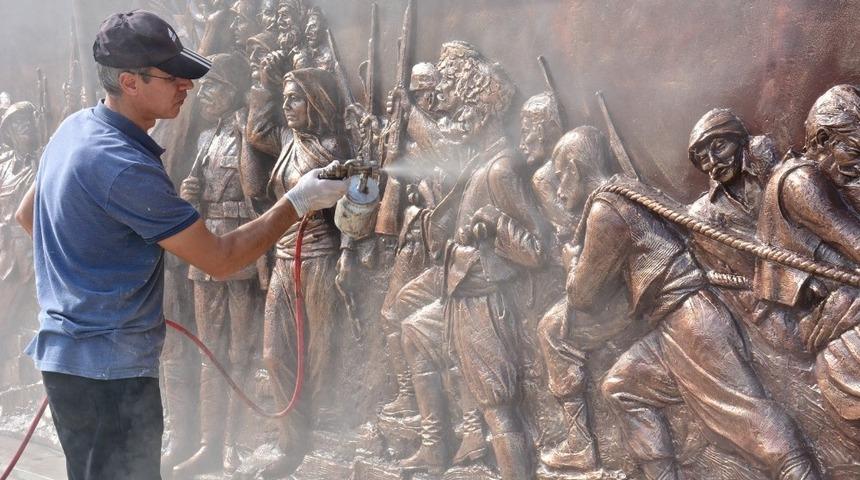 Torbalı&rsquo;daki heykellere bakım
