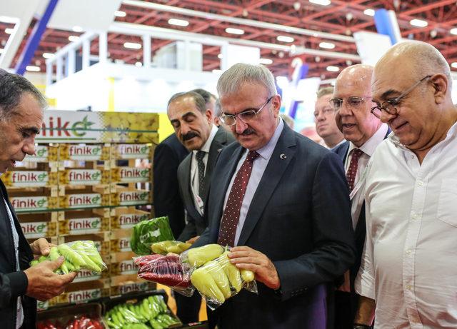 Valisi Karaloğlu: Yaş sebze meyve sektöründe depolama, paketleme ve lojistik sorunu var