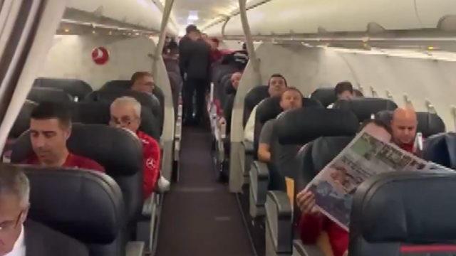 THY pilotlarından A Milli Futbol Takımı'na anlamlı tebrik