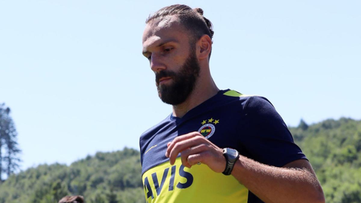 Fenerbah&ccedil;e'de Vedat Muriqi fırtınası