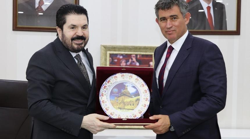 Metin Feyzioğlu, Ağrı Belediye Başkanı Sayan’ı ziyaret etti