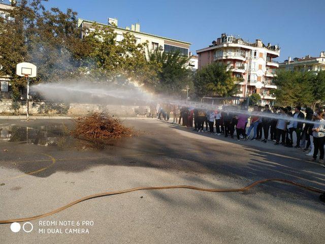 Erdek öğrencilere yangın eğitimi verildi