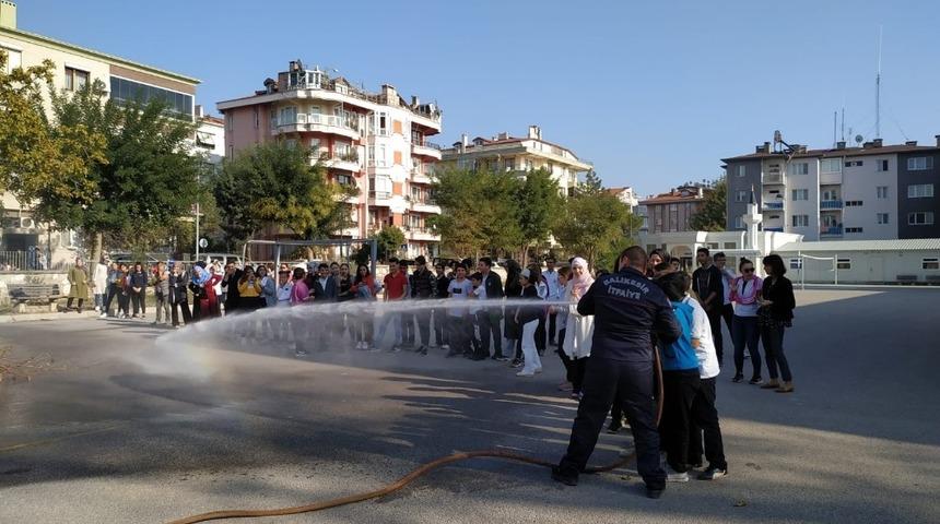 Erdek &ouml;ğrencilere yangın eğitimi verildi