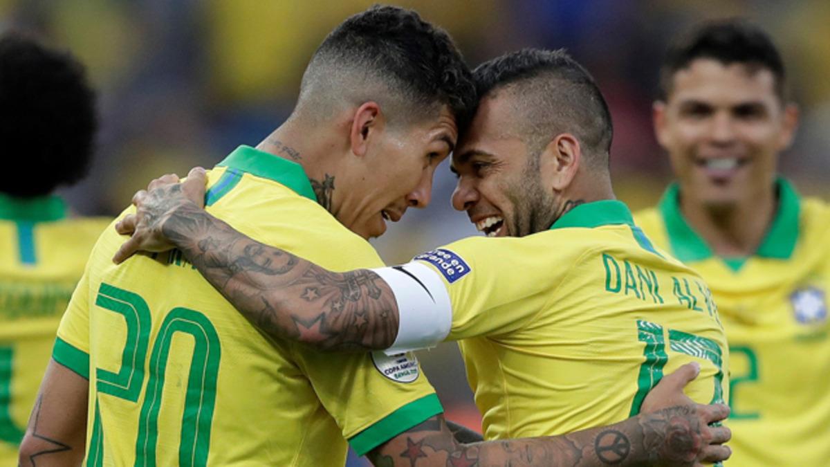 Dani Alves: Paris'te &ccedil;ok ırk&ccedil;ı var!