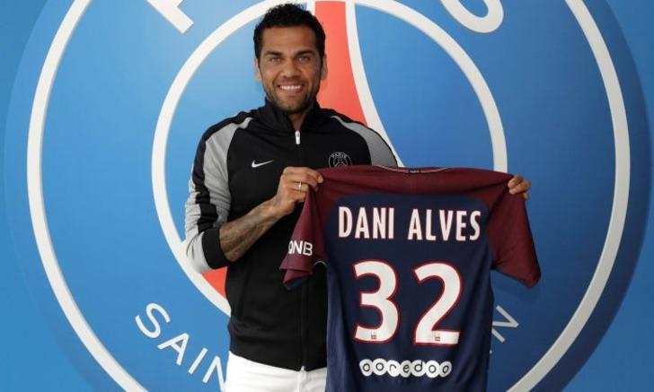 Dani Alves: Paris'te çok ırkçı var! G1