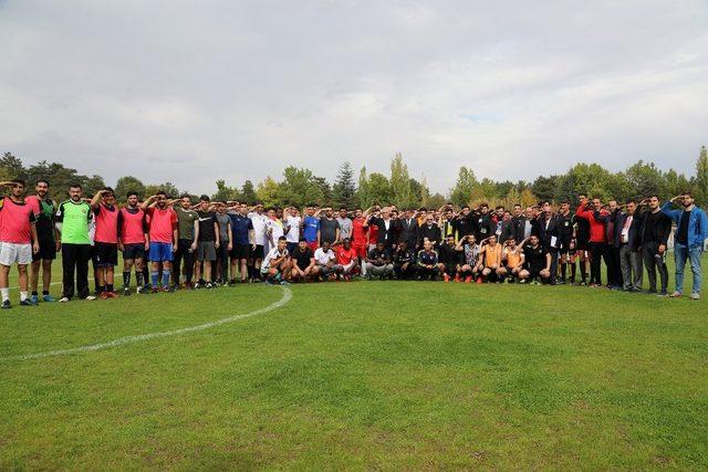 Cumhuriyet Kupası Futbol Turnuvası Start Aldı