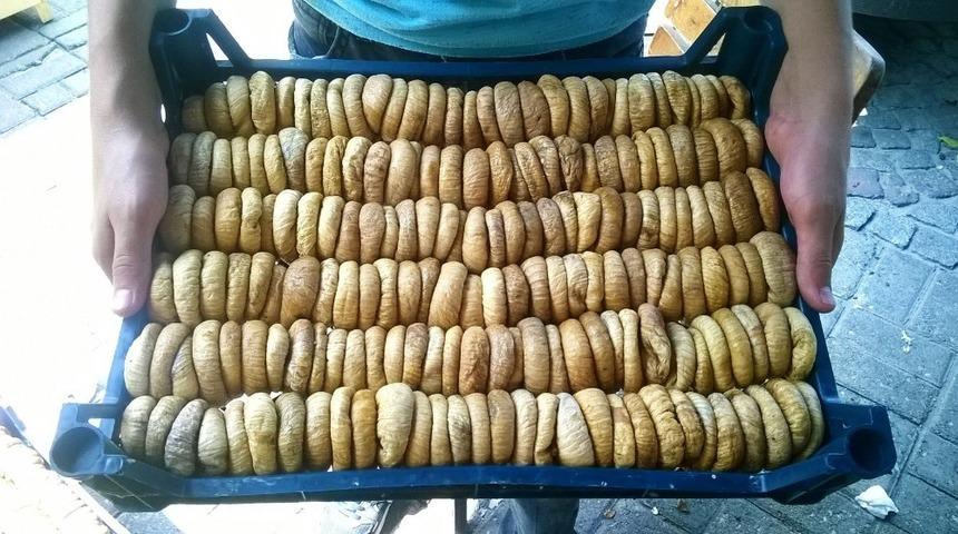 Germencik’te Mehmetçik için kuru incir kampanyası