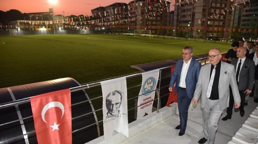 Tevfik Lav ve Fikri Bayrıl Spor Tesisleri açılışı ertelendi